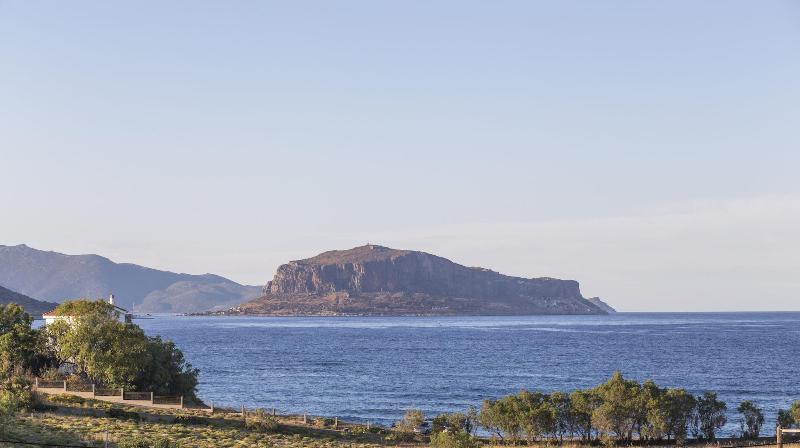 Iris Beach Hotel Monemvasia Ngoại thất bức ảnh