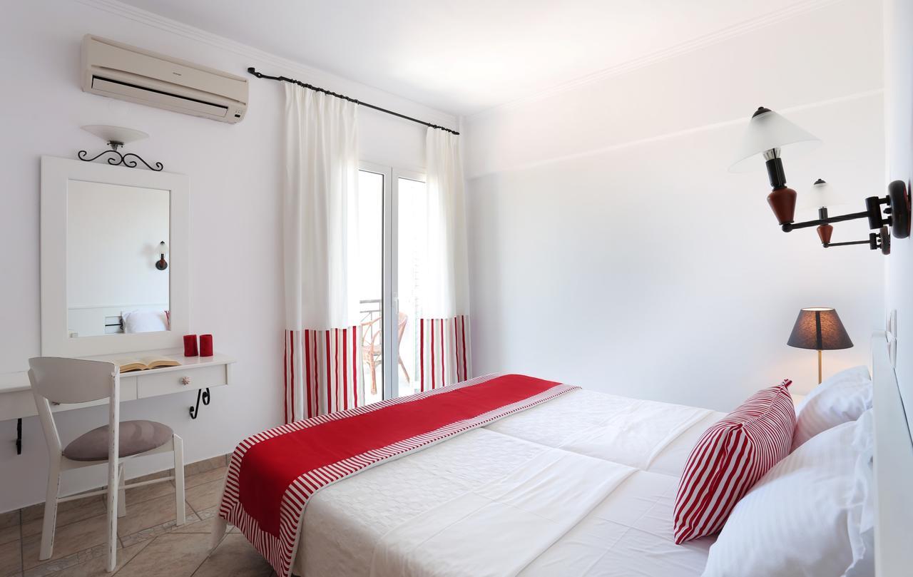 Iris Beach Hotel Monemvasia Ngoại thất bức ảnh