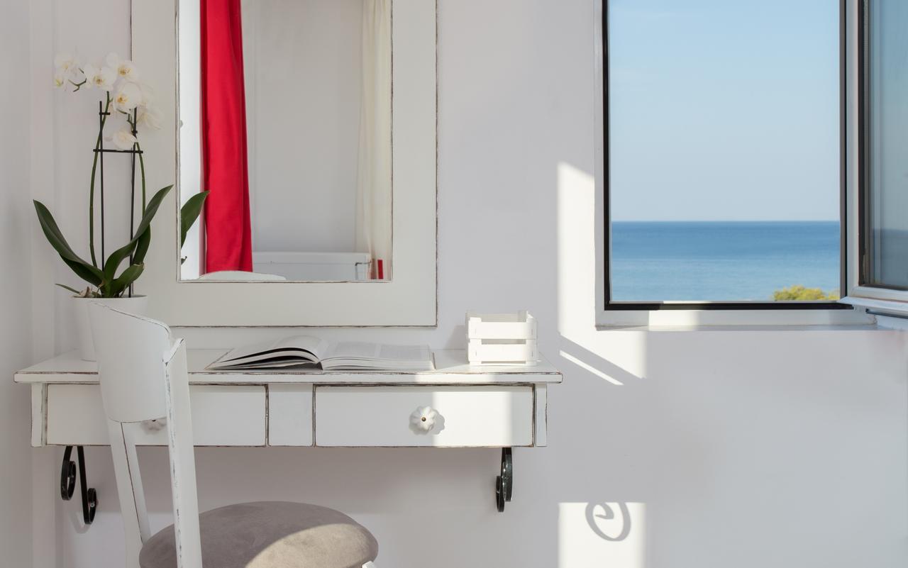 Iris Beach Hotel Monemvasia Ngoại thất bức ảnh