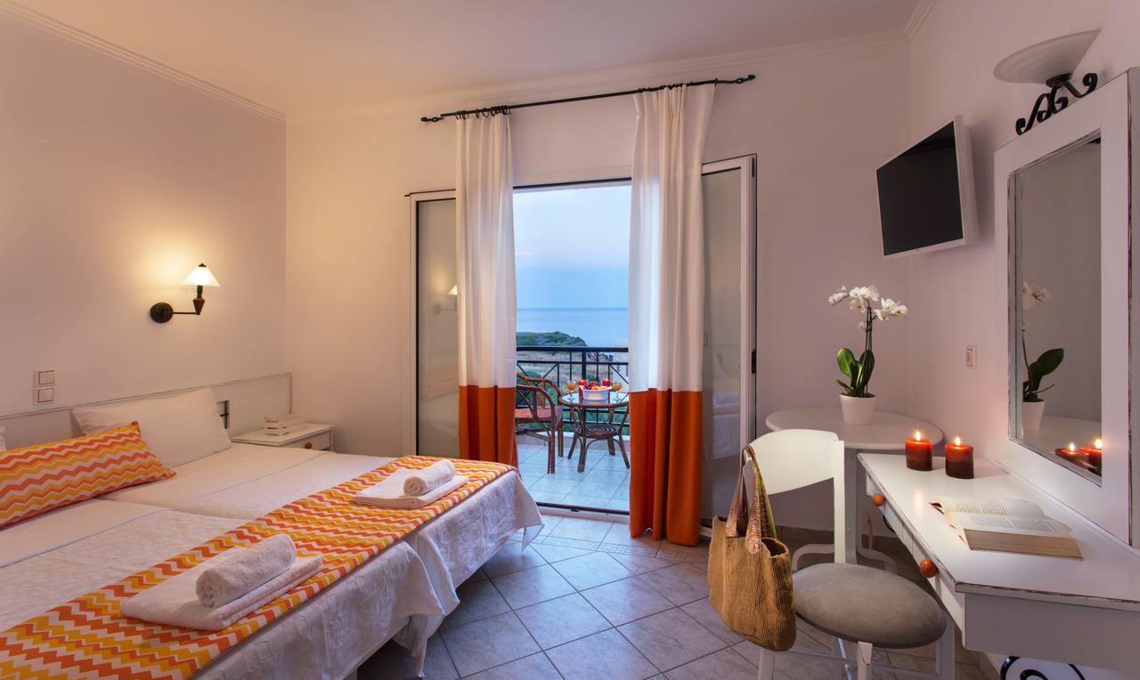 Iris Beach Hotel Monemvasia Ngoại thất bức ảnh