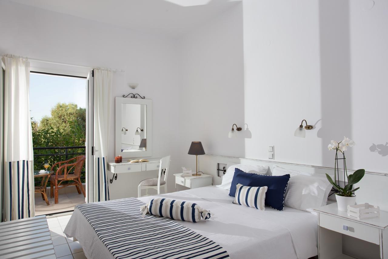 Iris Beach Hotel Monemvasia Ngoại thất bức ảnh